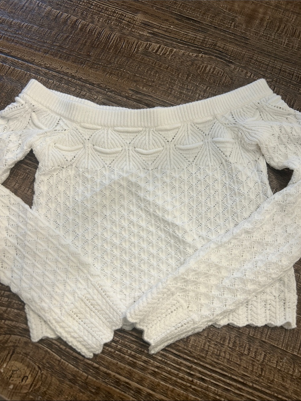 Off-Shoulder White cropped sweater